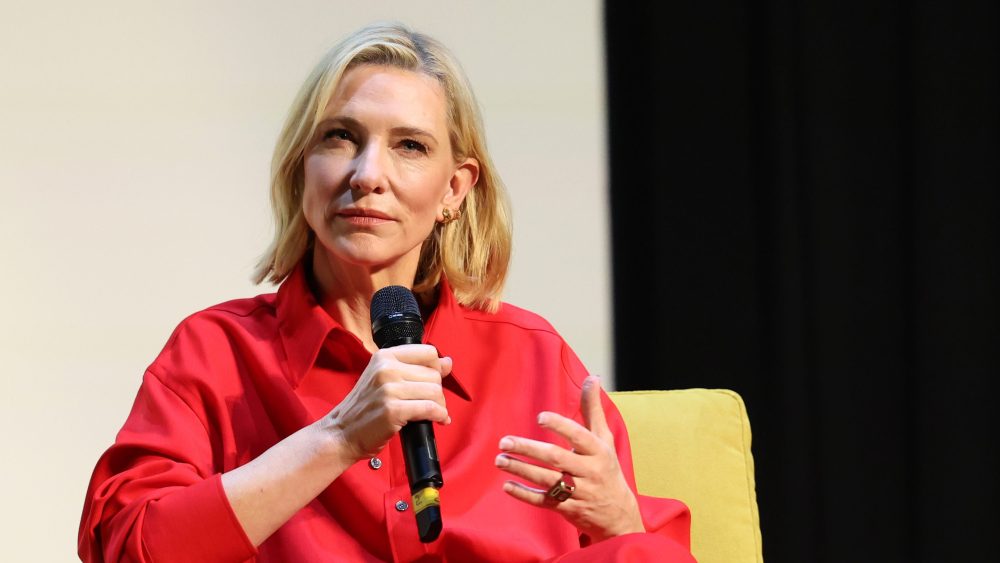 Cate Blanchett déclare que « Carol » a été « si difficile à financer » parce que « personne ne voulait voir » un film avec « deux femmes tombant amoureuses »
	
	
