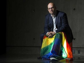 Le professeur agrégé de l'Université MacEwan, Kristopher Wells, pose pour une photo à l'université, à Edmonton, le mercredi 24 juillet 2019.