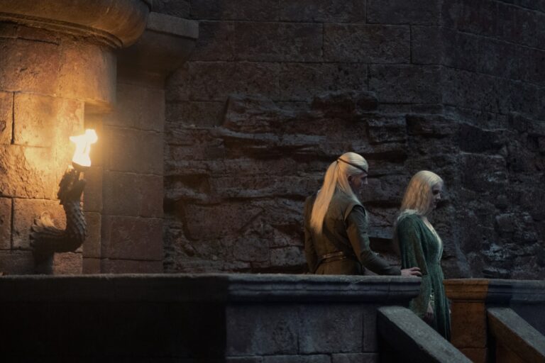 Aemond Targaryen (Ewan Mitchell) orders Helaena Targaryen (Phia Saban) in House of the Dragon season 2