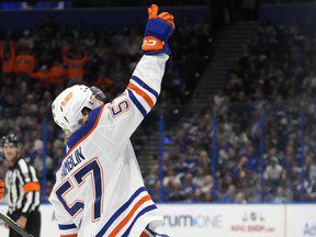 James Hamblin des Oilers d’Edmonton rend hommage à sa défunte mère en changeant de numéro