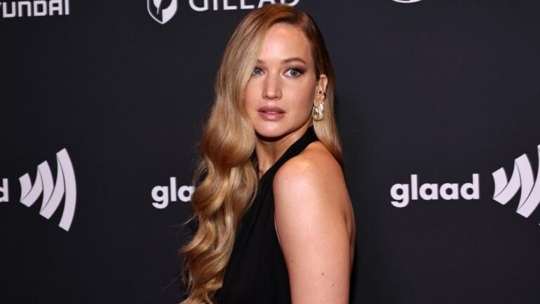 Jennifer Lawrence soutient Kamala Harris pour « protéger les droits reproductifs » : « Ne laissez pas entrer à la Maison Blanche quelqu'un qui va interdire l'avortement »
	
	
