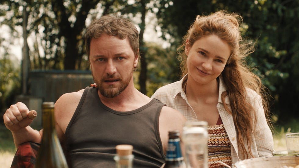 James McAvoy dans le rôle de Paddy, Aisling Franciosi dans le rôle de Ciara, ne dites pas de mal