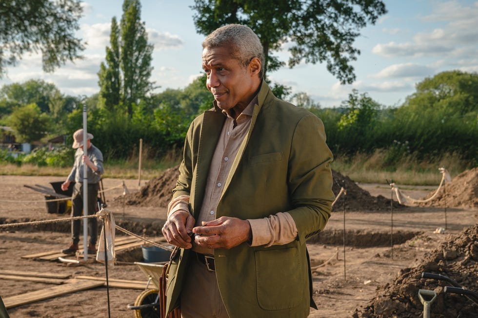 Hugh Quarshie dans le rôle du professeur Gifford, saison 2 de Marlow Murder Club