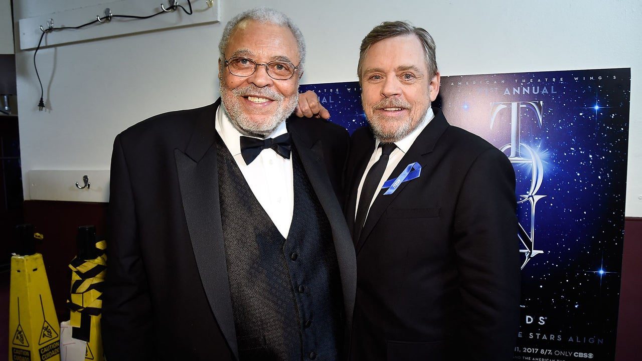 « RIP Dad » : James Earl Jones pleuré par tous, de Mark Hamill à la Ligue majeure de baseball
