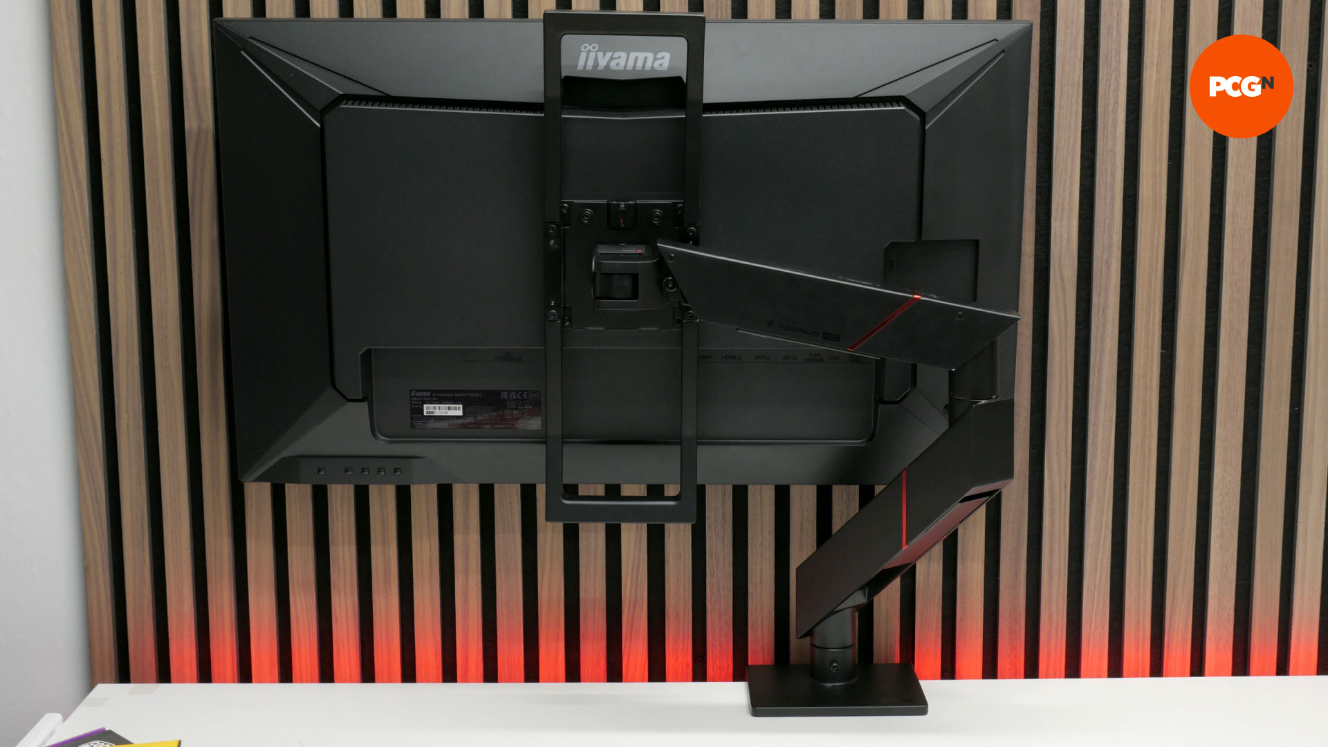 Avis sur le bras de moniteur robuste Secretlab 01