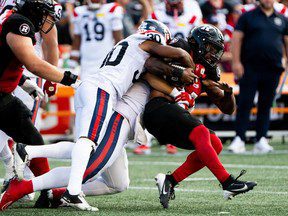 Une foule nombreuse voit le Redblack d’Ottawa trébucher dans une défaite contre les Alouettes de Montréal