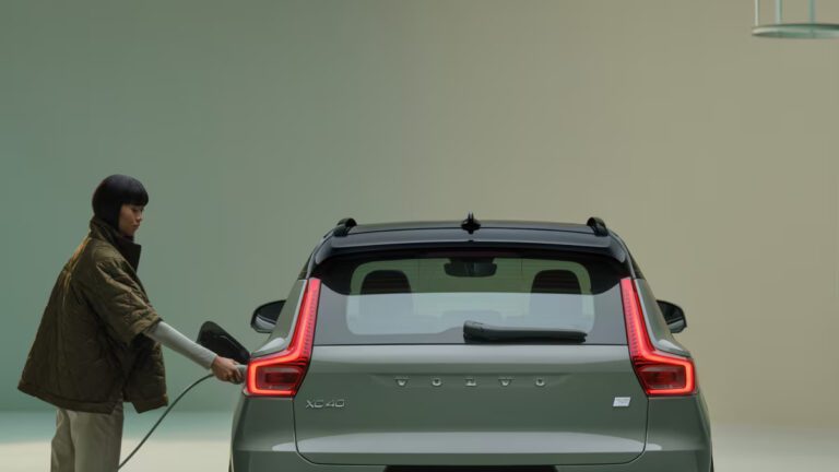 Volvo réduit ses objectifs en matière de véhicules électriques et ne sera plus entièrement électrique d’ici 2030