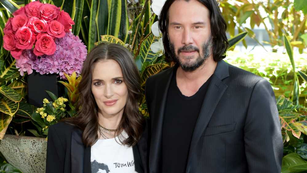 Winona Ryder et Keanu Reeves s'appellent mari et femme par SMS après s'être peut-être mariés pour de vrai sur le tournage de « Dracula » Plus de Variety Les plus populaires À lire absolument Inscrivez-vous aux newsletters de Variety Plus de nos marques
	
	
