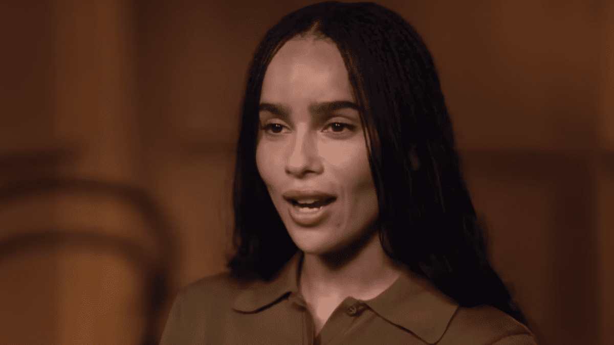 Zoë Kravitz suit les traces de Florence Pugh en portant une superbe petite robe noire transparente
