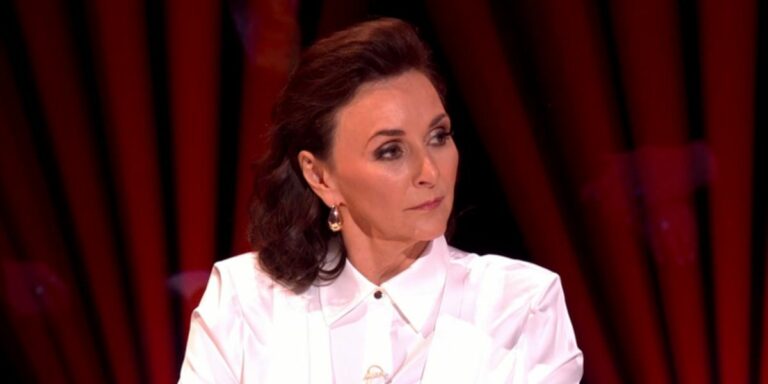 La juge stricte Shirley Ballas brise le silence sur la critique de la BBC
