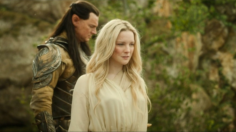 Galadriel avec Gil-galad derrière elle