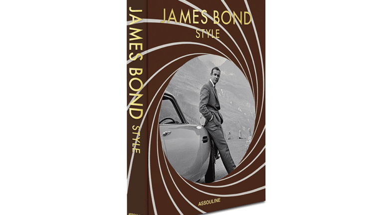 Ce livre de James Bond Assouline plonge dans les moments de style les plus emblématiques de la franchise, avec des croquis et des photos inédits. Plus de Variety Les plus populaires À lire absolument Inscrivez-vous aux newsletters Variety Plus de nos marques
	
	
