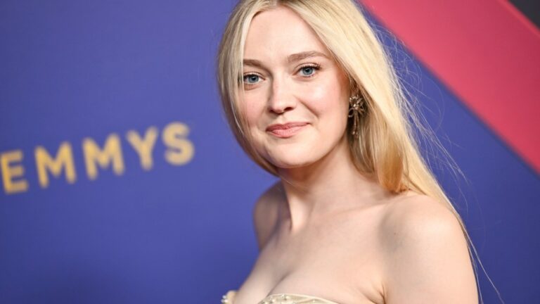 Dakota Fanning s'est vu poser des « questions super inappropriées » en tant qu'enfant acteur, comme « Comment pourriez-vous avoir des amis ? » et Pouvez-vous éviter d'être une fille de tabloïd ? Plus de Variety Les plus populaires À lire absolument Inscrivez-vous aux newsletters Variety Plus de nos marques
	
	
