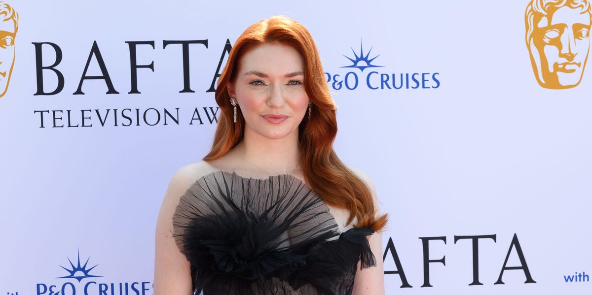 Eleanor Tomlinson de Poldark annonce sa grossesse dans un joli message
