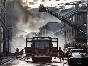 La police arrête des suspects dans l’incendie du Vieux-Montréal qui a tué une mère et sa fille