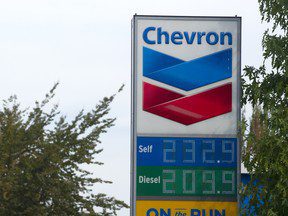 L’accord à succès de 8,8 milliards de dollars avec Chevron consolide davantage le contrôle canadien sur les sables bitumineux