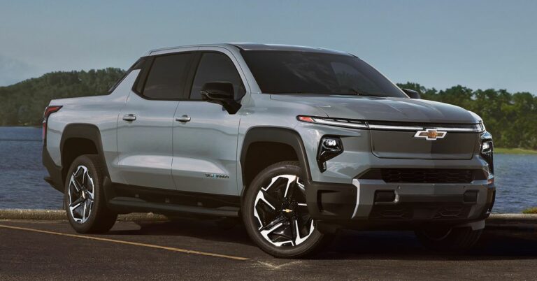 Le Silverado EV le moins cher de Chevrolet commence maintenant à 57 095 $