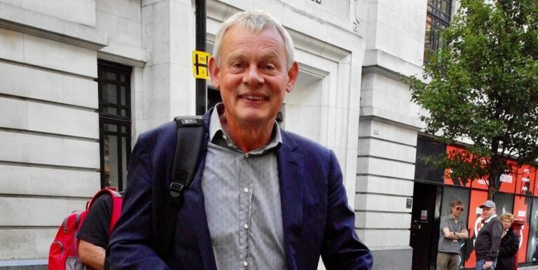 Martin Clunes et James Buckley s'associent pour la nouvelle comédie dramatique britannique Mother's Pride
