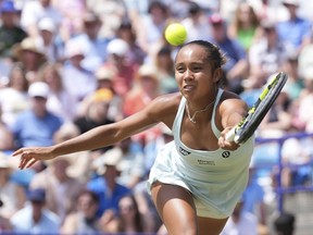 Leylah Fernandez du Canada revient contre la Russe Daria Kasatkina le jour 8 du Rothesay Eastbourne International au Devonshire Park, Eastbourne, Angleterre, le samedi 29 juin 2024.