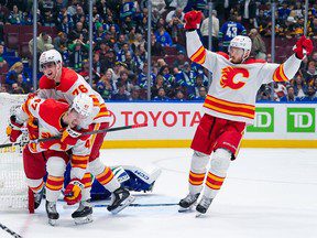 Trois points à retenir de la folle victoire des Flames à Vancouver