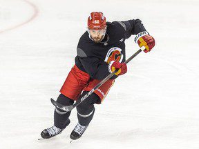 « Un gars différent sur la glace »: Daniil Miromanov en bonne santé prêt à se lever pour les Flames