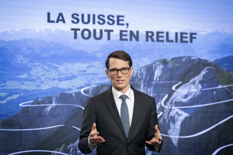 Une nouvelle série de billets pour la Suisse : la Banque nationale dévoile des liquidités fraîches.