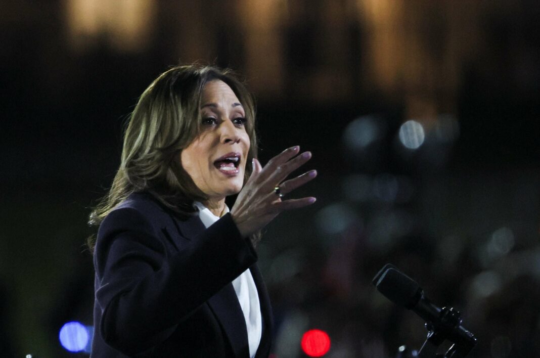 Kamala Harris s'affiche à Washington, rassemblant des dizaines de milliers de personnes en tant que figure politique unificatrice et porteuse de solutions.