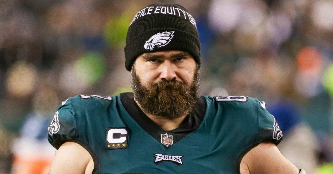 Découvrez la fortune de Jason Kelce : Les secrets de la réussite financière du frère de Travis Kelce