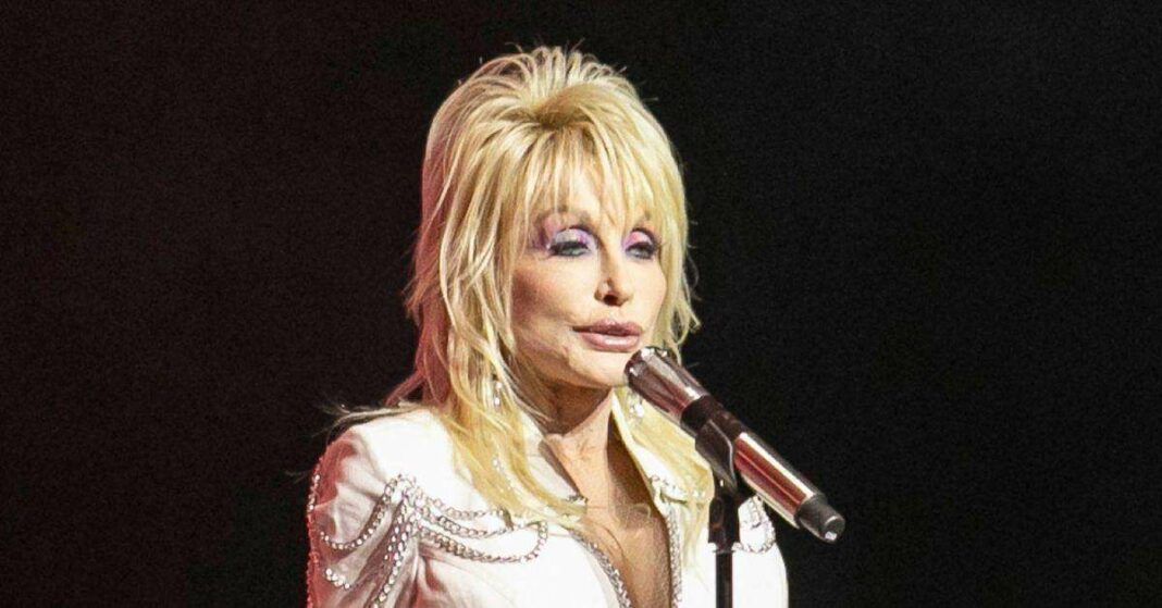 Dolly Parton révèle ses réflexions sur son époux Carl Dean et leur long mariage