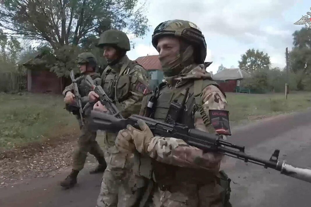 Poutine mobilise 50 000 soldats, dont des troupes nord-coréennes, à Koursk avant une contre-offensive imminente selon les États-Unis.