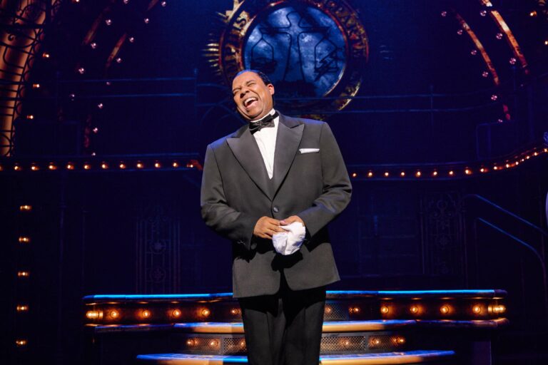 Analyse de la production de Broadway 'A Wonderful World' : James Monroe Iglehart redonne vie à Louis Armstrong sur scène.