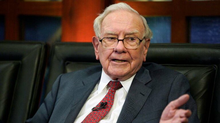 Buffett accumule des liquidités record : un soutien urgent pour Trump ?