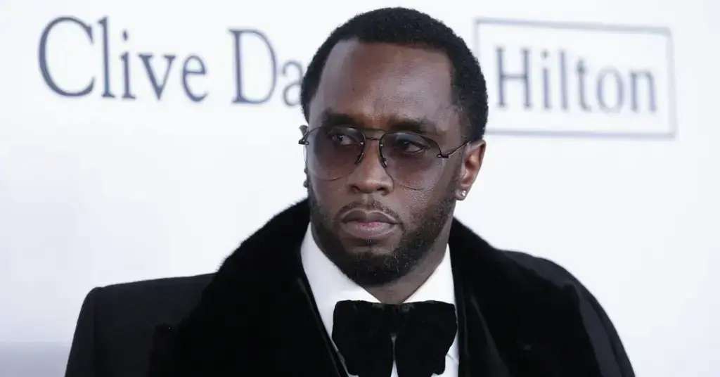 Diddy sous le feu des critiques pour avoir des 'freaks' avec des mineurs, un invité les confond avec des 'nains' : 'Des petites personnes en costumes de Barbies Harajuku'