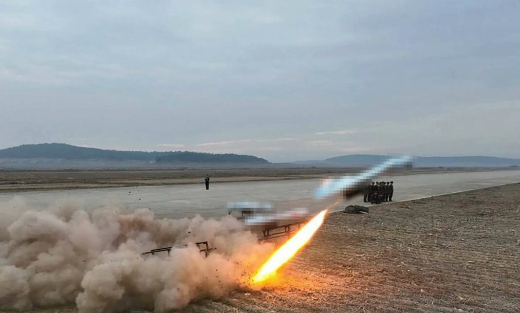 Kim Jong-Un utilise des drones kamikazes pour détruire une ancienne BMW après avoir été surpris en train d'envoyer des troupes en Russie