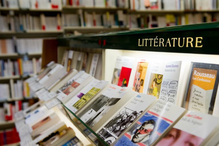 Lutte contre l'« île de prix Suisse » : Les autorités de la concurrence demandent des réductions tarifaires d'un fournisseur international.