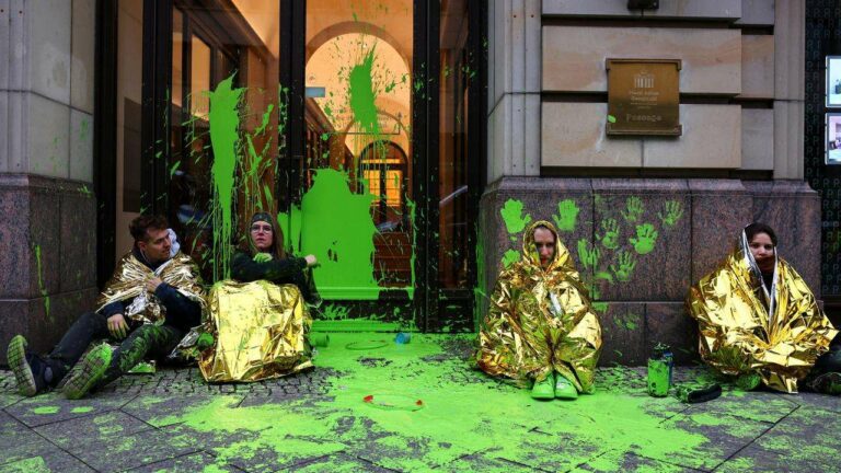 Mobilisation écologique : Manifestation à l'hôtel Adlon contre la conférence sur le gaz