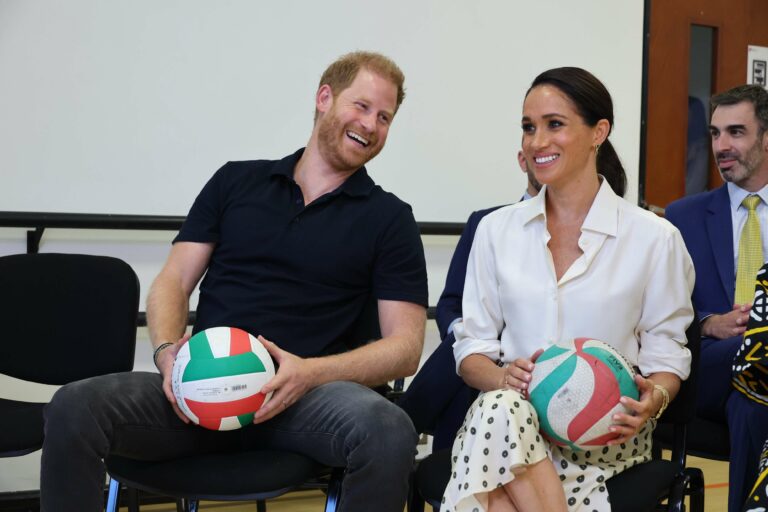 Le prince Archie et la princesse Lilibet apparaissent dans une nouvelle image partagée par Harry et Meghan Markle.