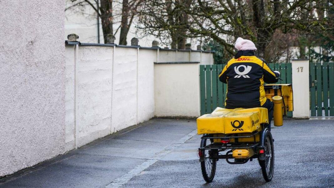 Évolution du service de livraison : les clients de La Poste devront s'attendre à des tarifs plus élevés et à des délais prolongés