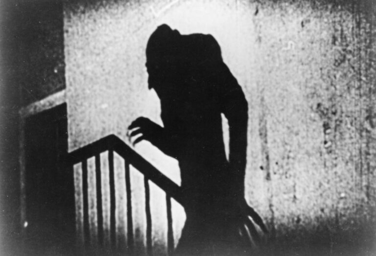 L'héritage de Nosferatu : Un siècle d'influence et d'histoire des ombres du cinéma d'horreur