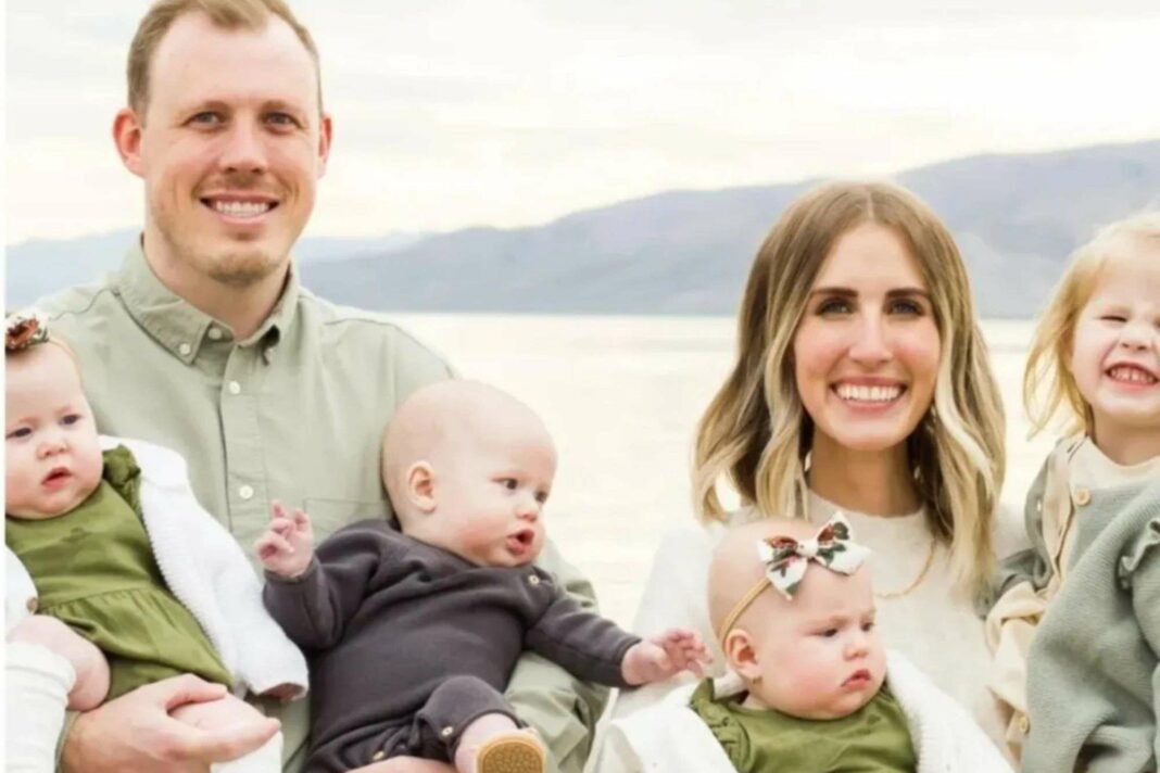 Un couple de jumeaux conçus par FIV découvre avec étonnement le cœur d'un troisième bébé.