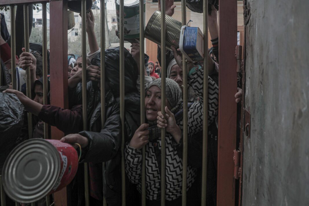 Hôpital du nord de Gaza hors service après une attaque israélienne : l'hiver intensifie la crise humanitaire